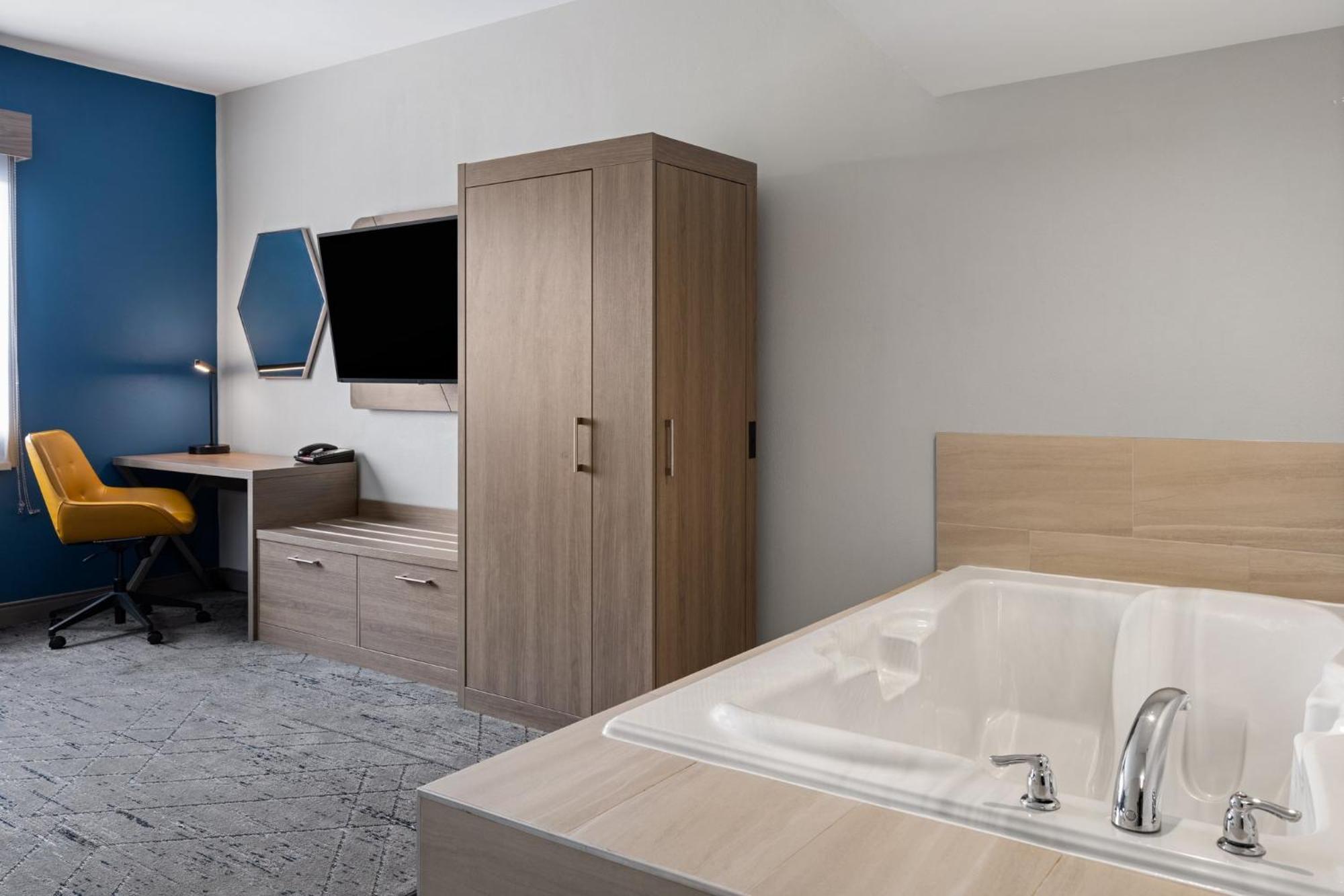 Holiday Inn Express Toledo North By Ihg Eksteriør bilde